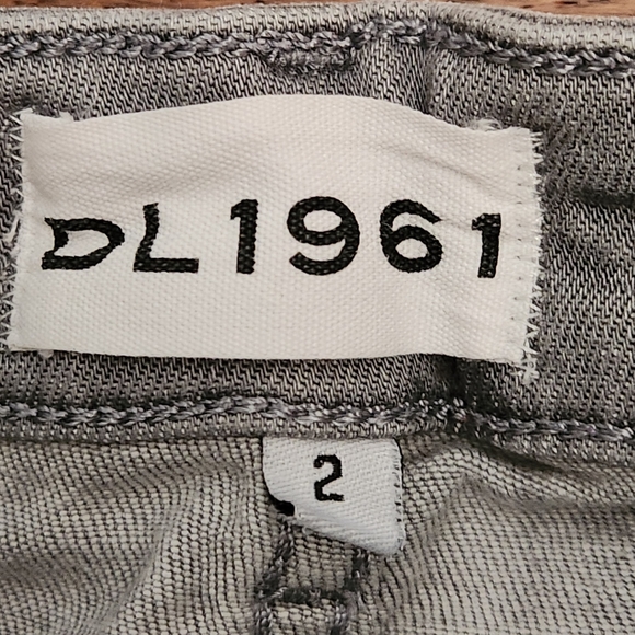 Dl1961 Chloe Skinny Frayed Hem Jeans Size 2 Color Grey or Howl - Picture 3 of 16